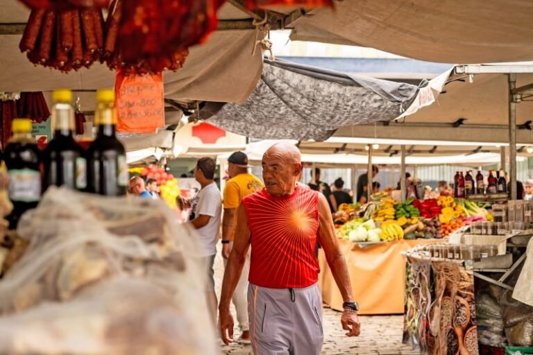 Mercado de Florianópolis. Señor_en_el_Mercado