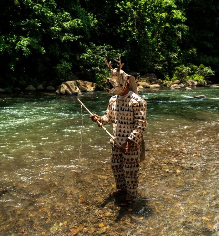Cucuá devils, in the river.