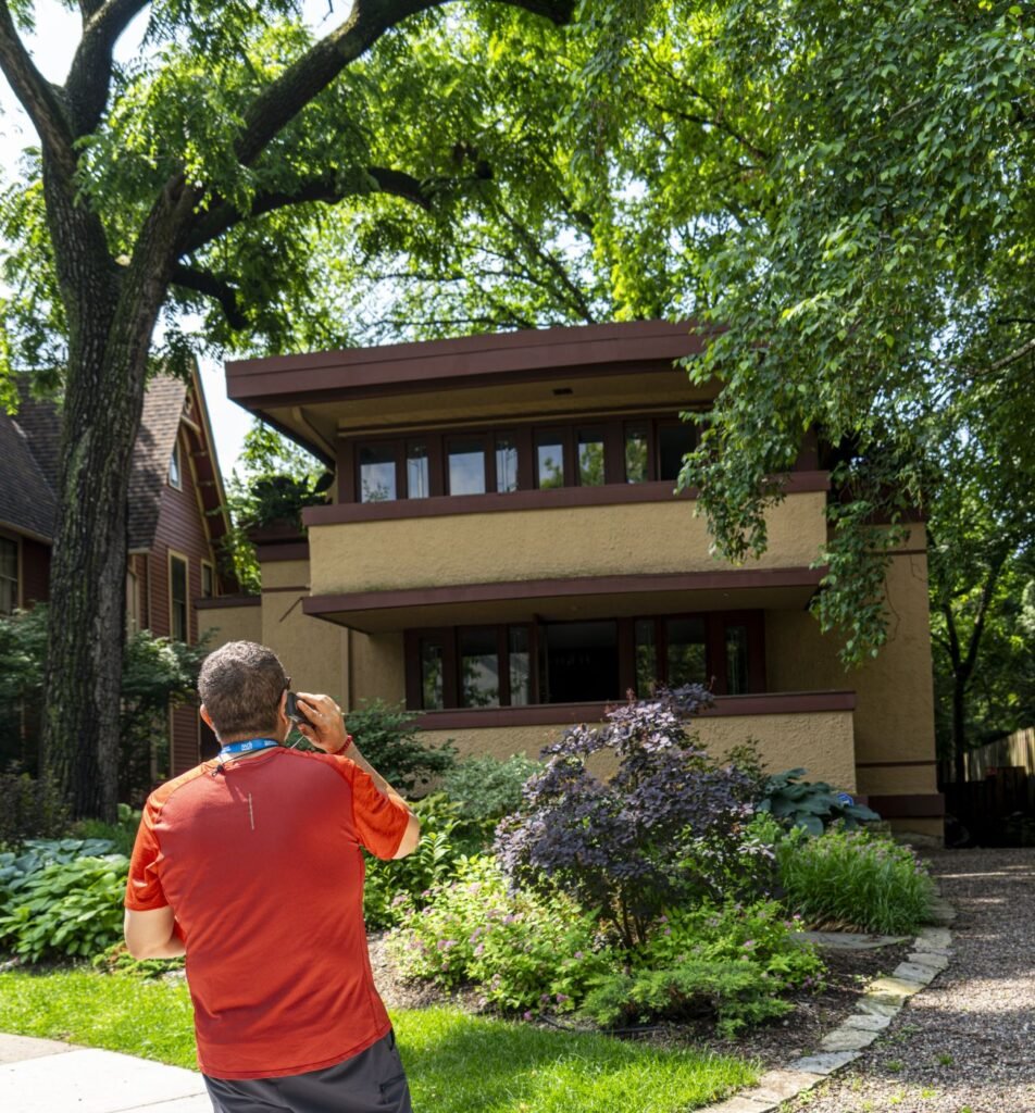 Chicago-Frank-Lloyd-Wright-Home-and-Studio