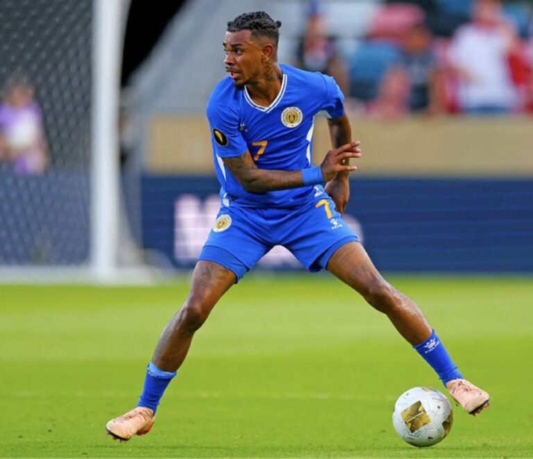 Futbolista de Curacao Juninho Bacuna