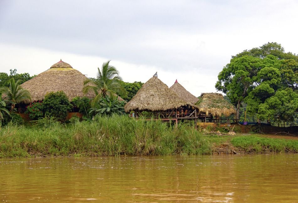 Tribu Emberás habitantes del rio