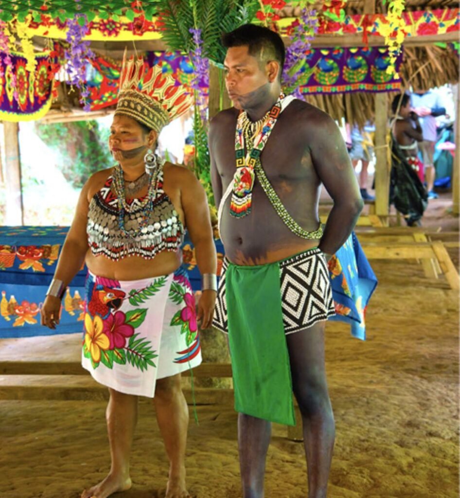 Vestuarios tipos de la tribu emberas