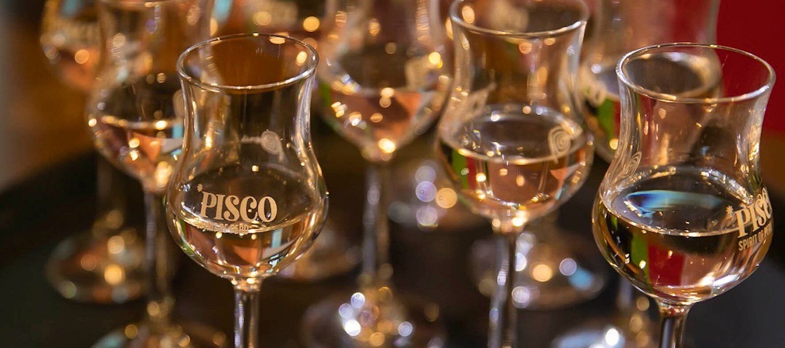 Copas de Pisco peruano