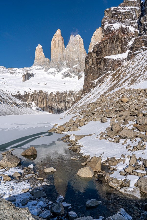 Torres del Paine se vislumbran al horizonte