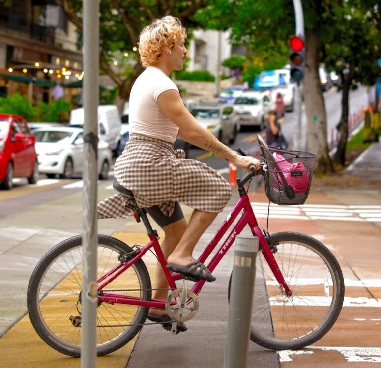 El cangrejo, persona en bicicleta