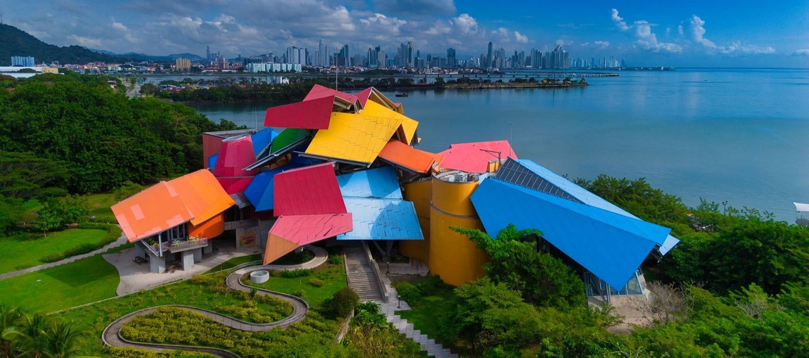 Biomuseo Cover