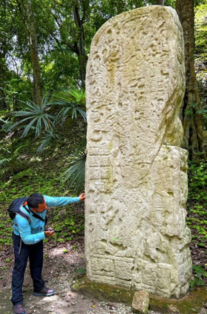 Tikal and Yaxhá. Testimonies of a Lost World